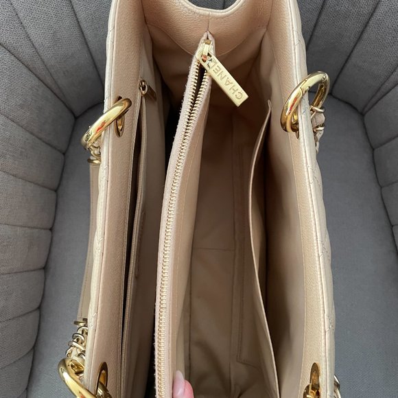 Chanel GST (Grand Shopping Tote) - Picture 5 of 10